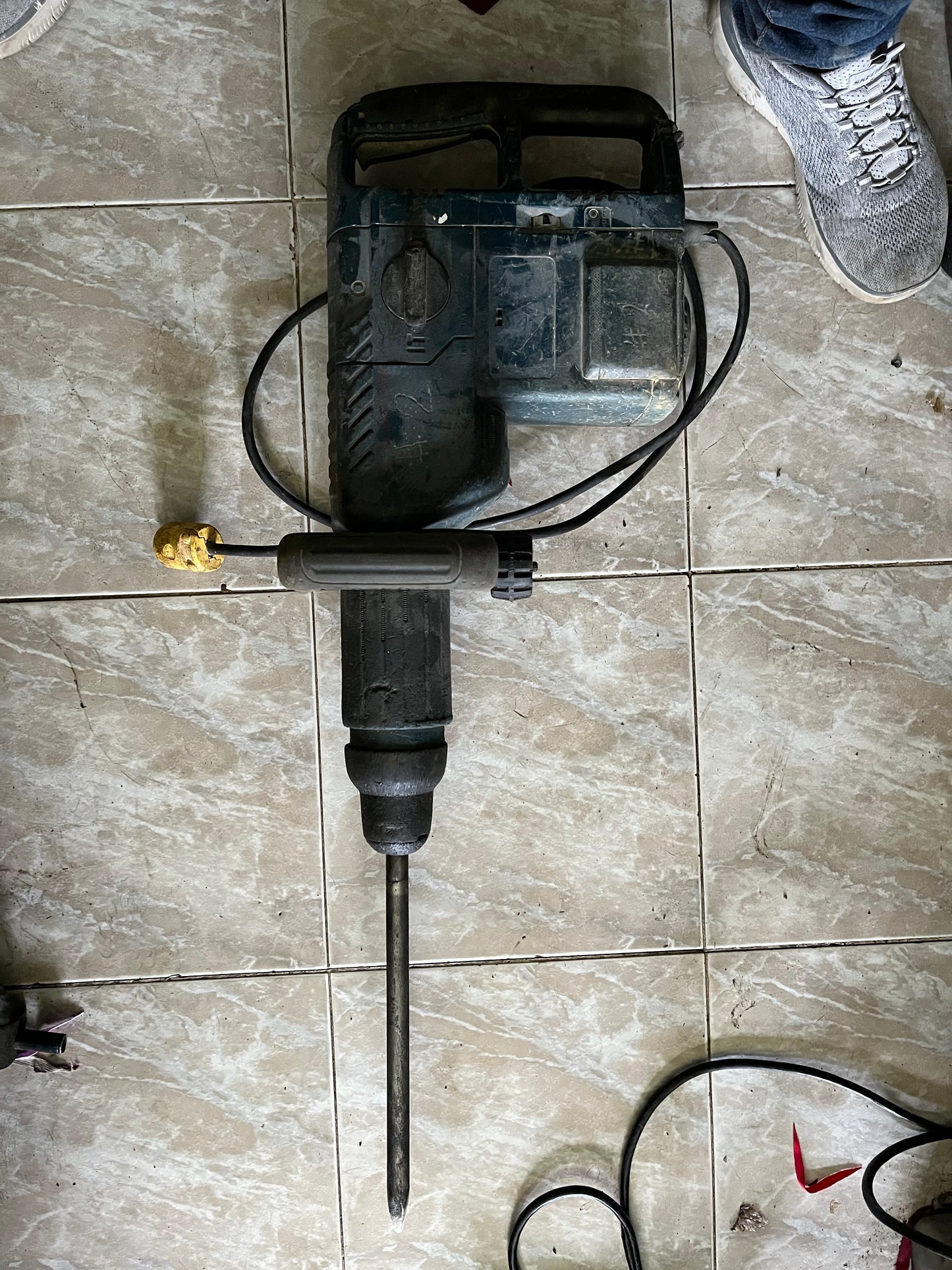 Taladro demoledor de muro eléctrico BOSH