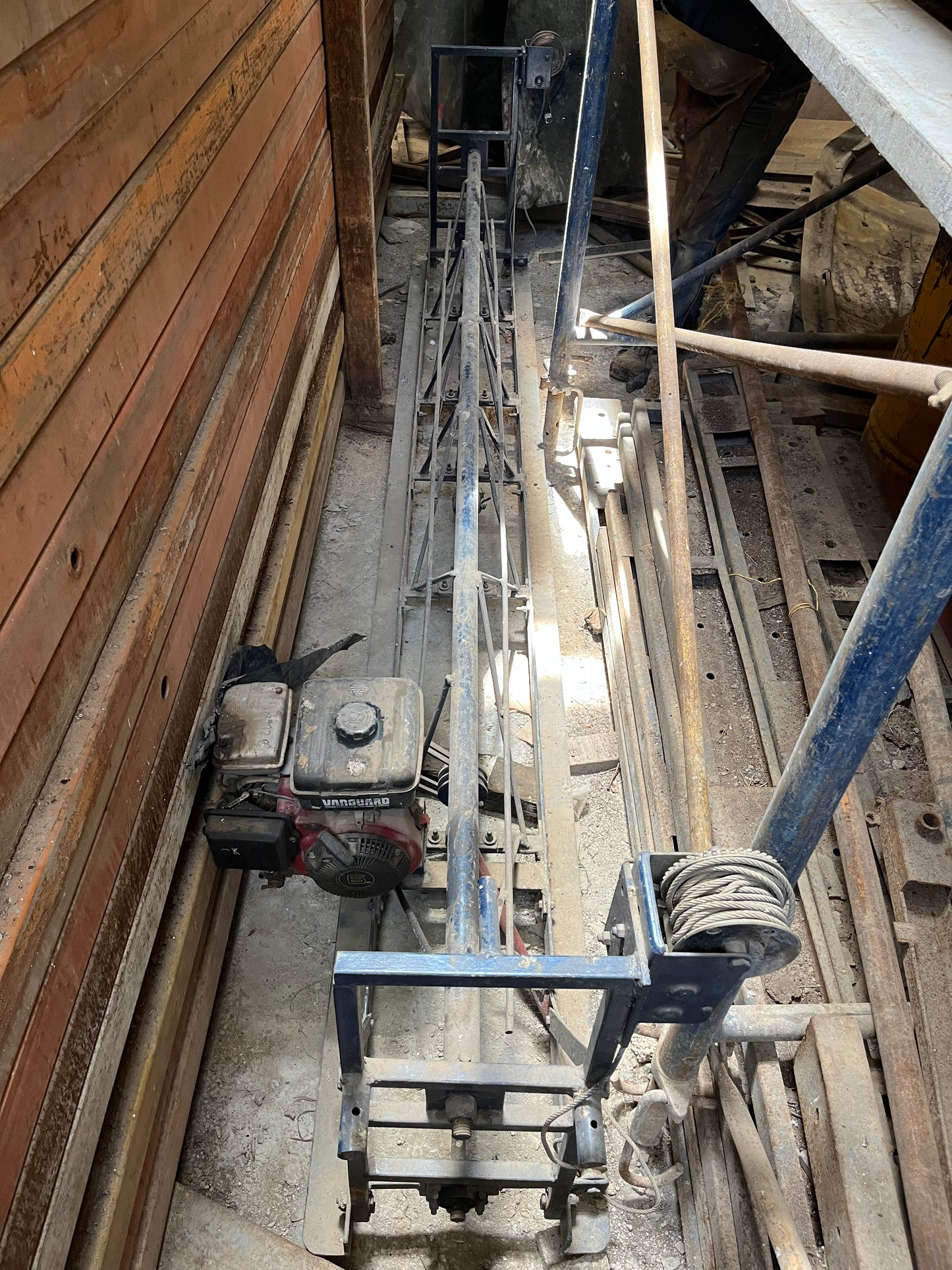 LOTE # 19 REGLA VIBRATORIA DE 3 METROS