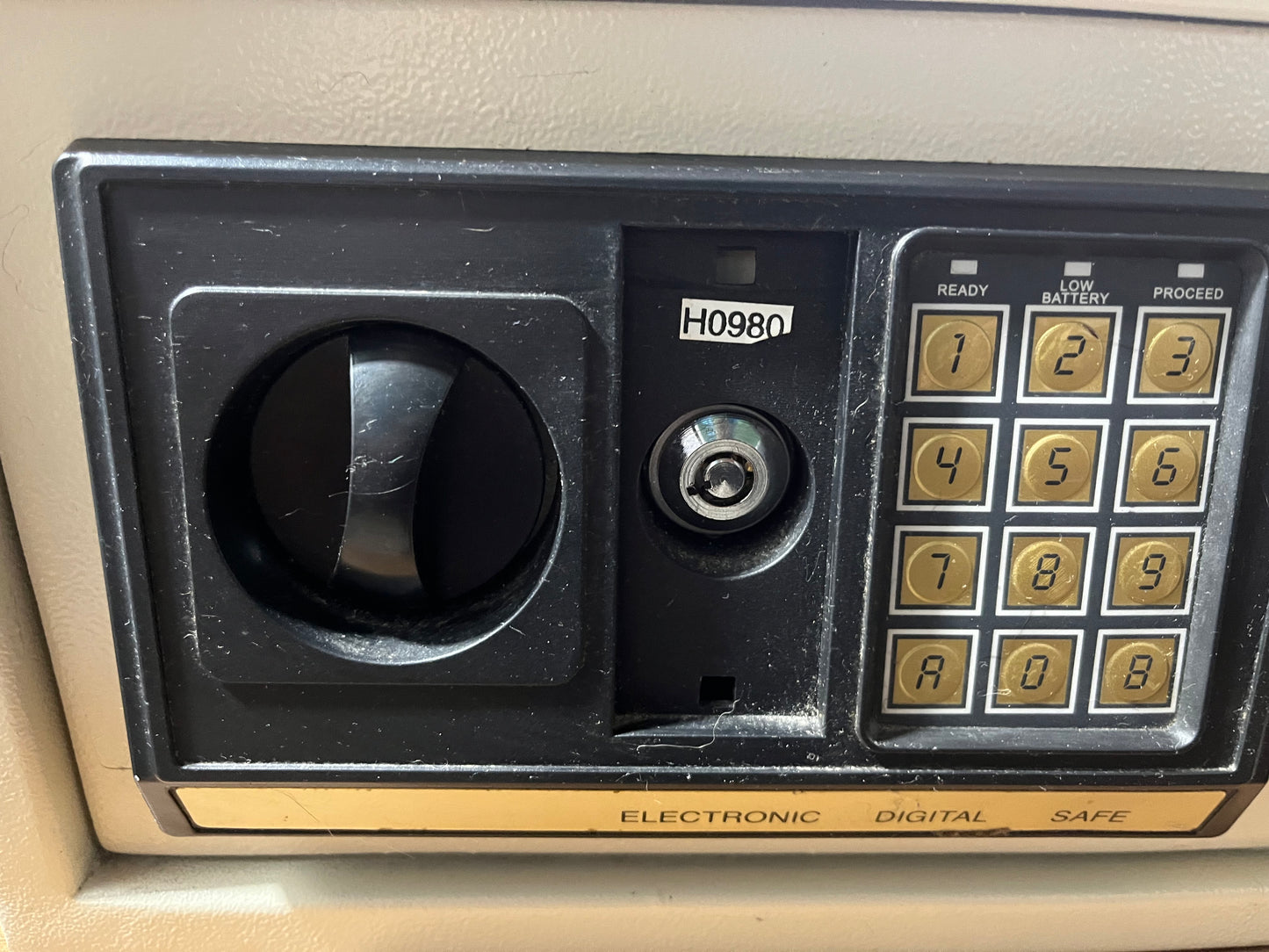 Caja fuerte pequeña