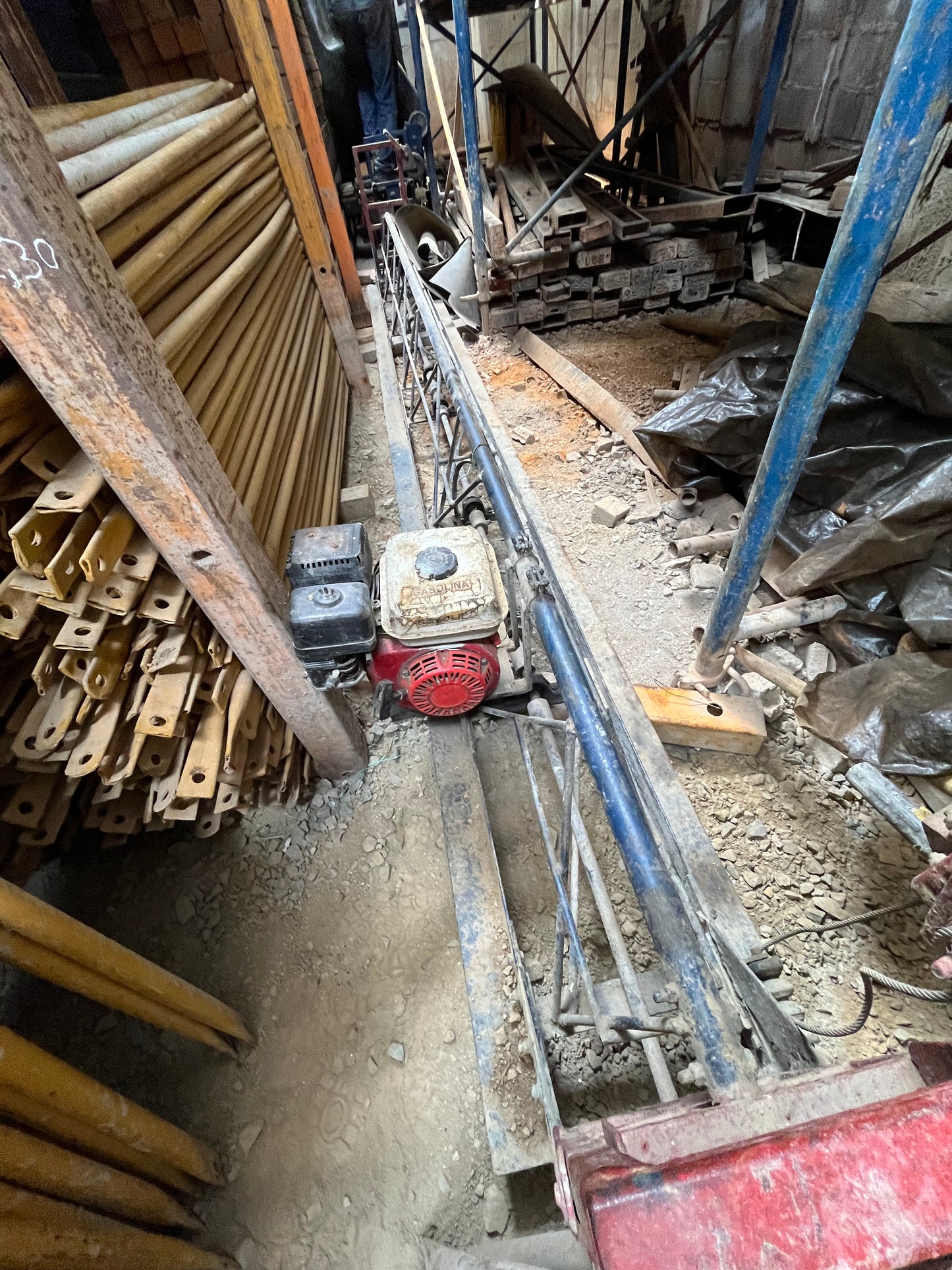 LOTE # 18 REGLA VIBRATORIA DE 5 METROS