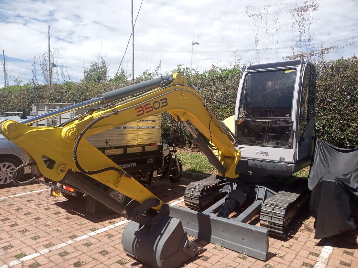 Miniexcavadora Wacker 3503 W1408 año 2016