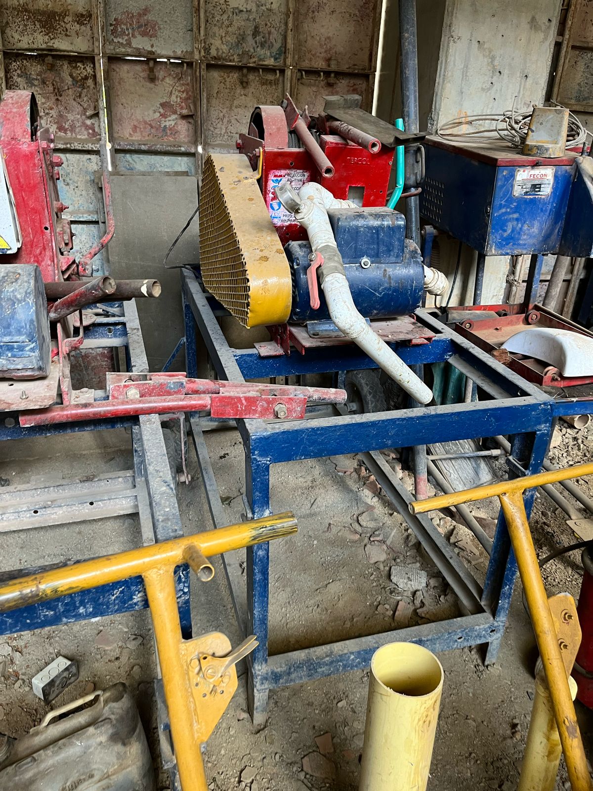 LOTE # 17 PLUMA GRUA MOVIL 250 KILOS