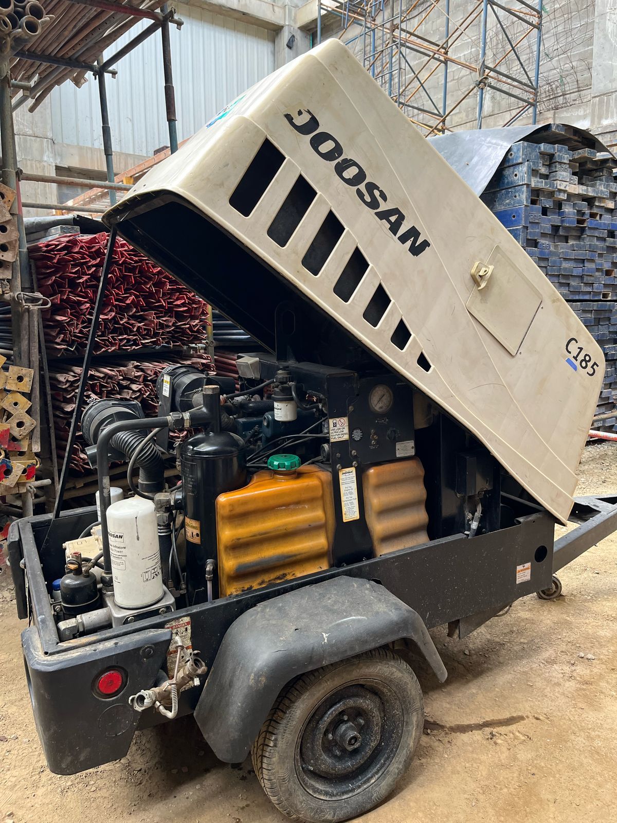 LOTE # 04 COMPRESOR DOOSAN C185 CFM