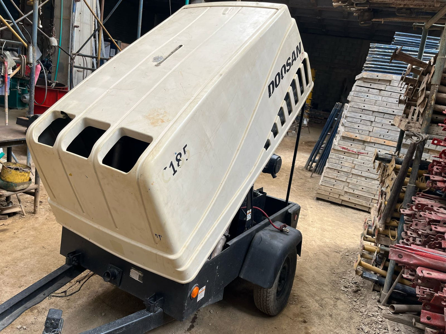 LOTE # 04 COMPRESOR DOOSAN C185 CFM