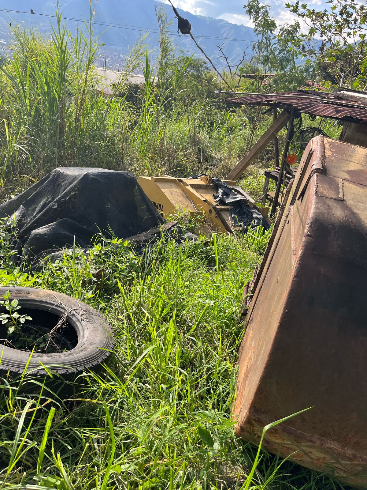 LOTE # 04 VOLCO MINI DUMPER