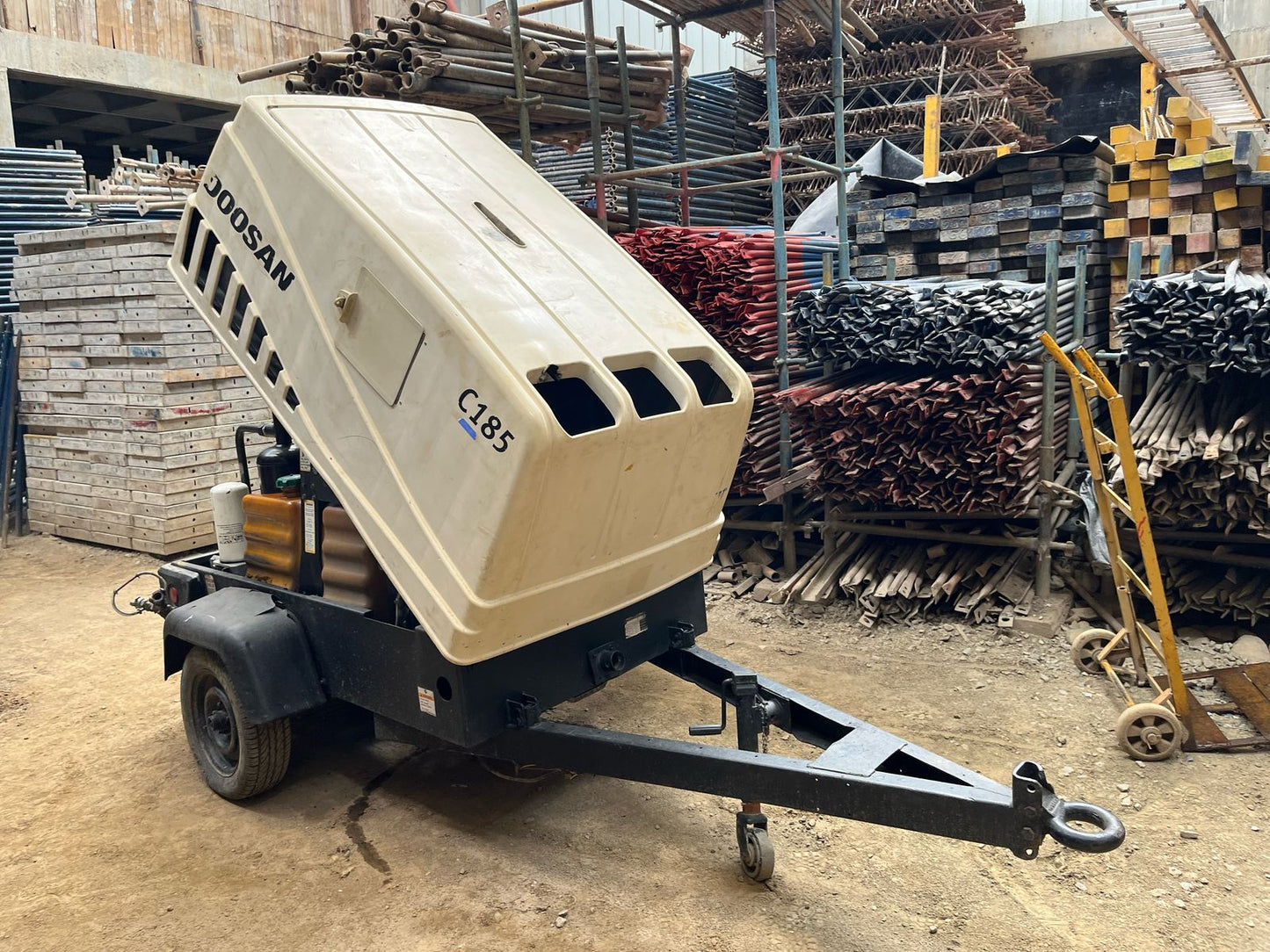 LOTE # 04 COMPRESOR DOOSAN C185 CFM