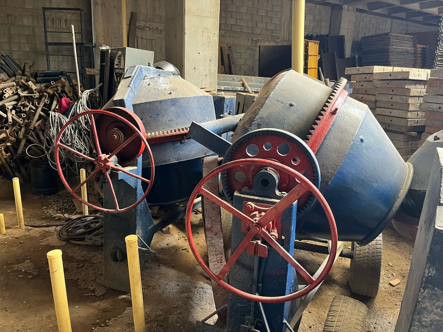 LOTE # 11 CONCRETADORA DE 2 SACOS