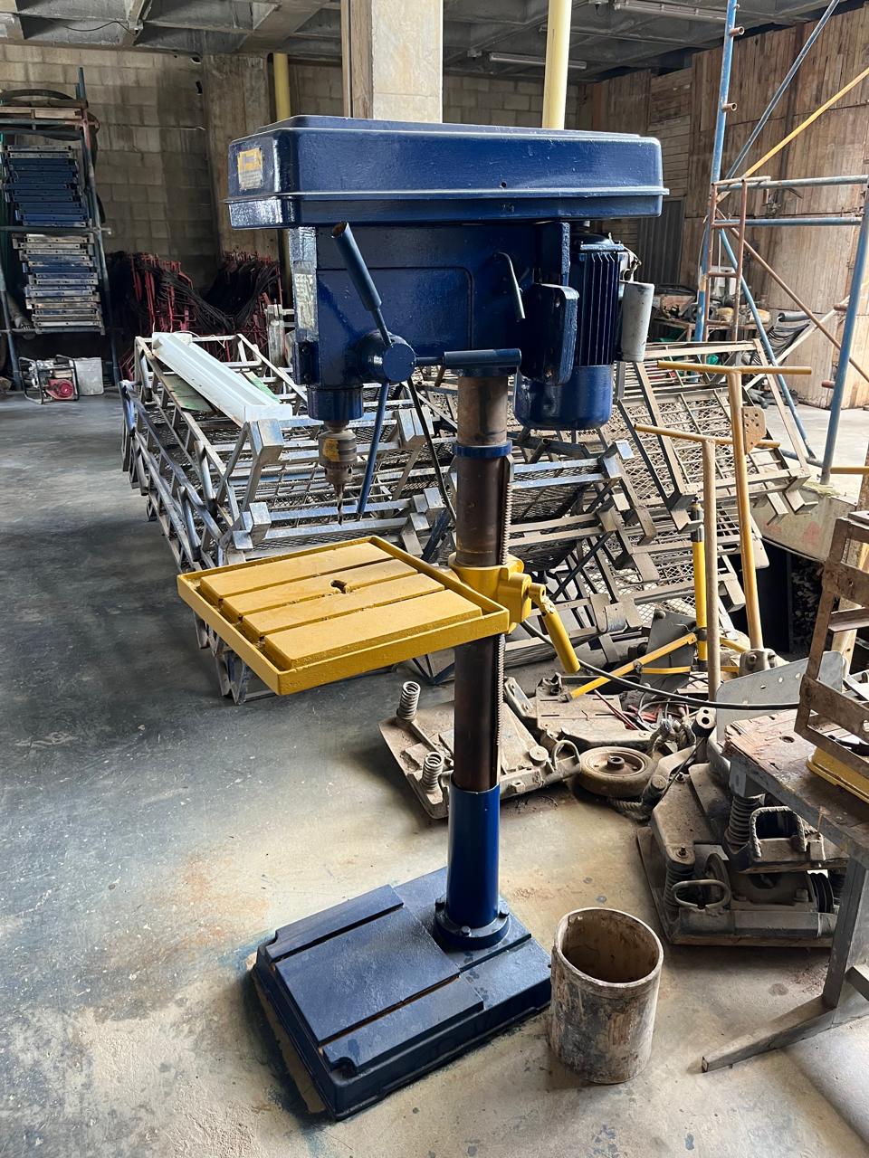 LOTE # 22 TALADRO DE BANCO