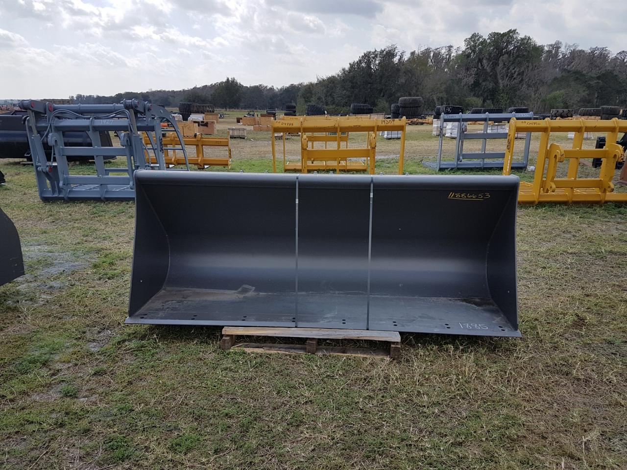 LOTE # 11 BALDE PAJARITA