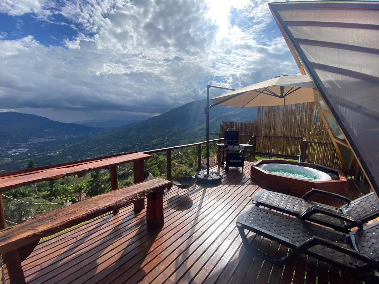 Venta de finca Hotel con Glamping rentando en girardota area 5.037 m2