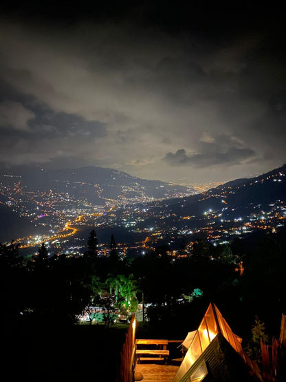 Venta de finca Hotel con Glamping rentando en girardota area 5.037 m2